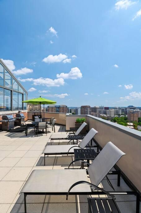 Incredible Apartment With Rooftop In Pentagon City อาร์ลิงตัน ภายนอก รูปภาพ